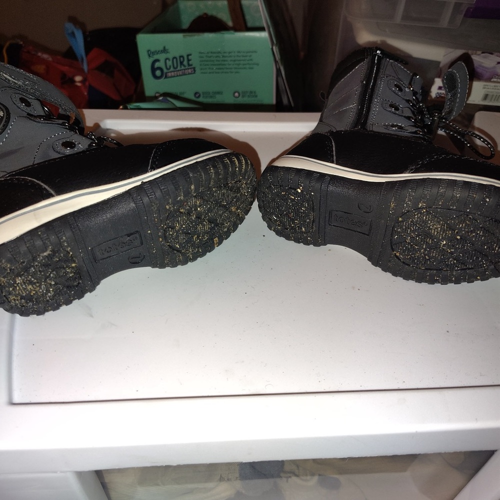 Totes Black Faux Fur Snow Boots - Picture 7 of 7